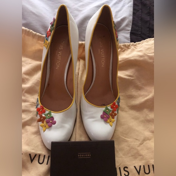 Authentic Louis Vuitton white floral heels - Picture 7 of 8
